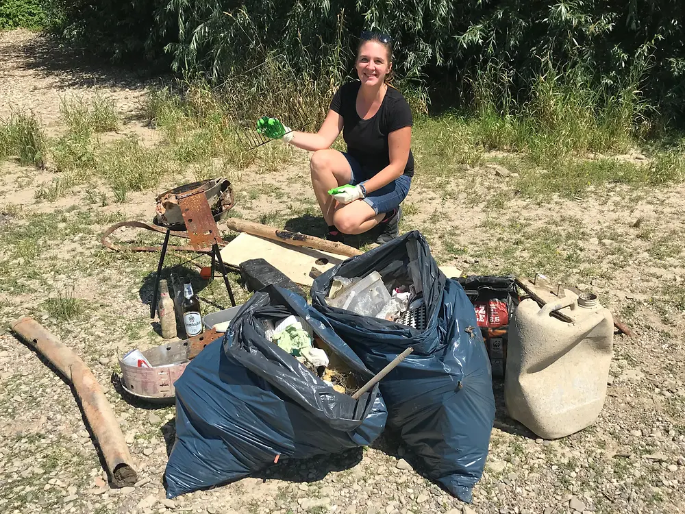 Victoria Blocksdorf organisiert regelmäßig Cleanup-Aktionen, um den Rhein in Düsseldorf sauber zu halten.