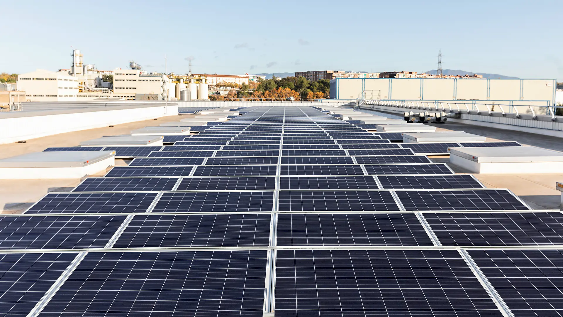 Solaranlage an der Henkel-Produktionsstätte Montornès del Valles, Spanien