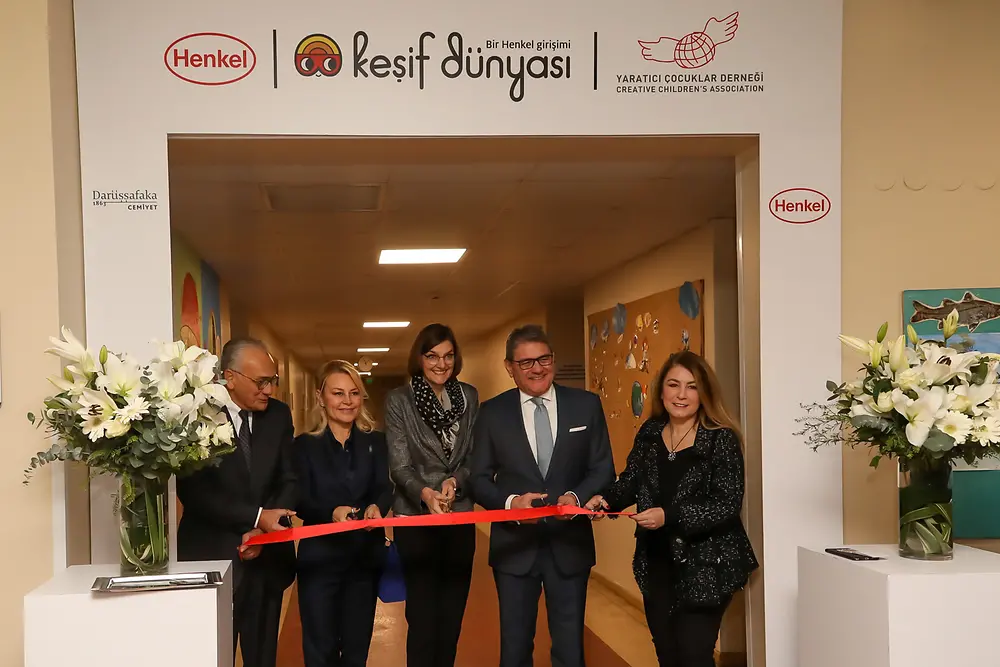 Henkel opened a permanent “Forscherwelt” center at the campus of Darüşşafaka school in Istanbul, taking the initiative to the next level.